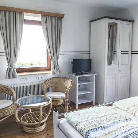 Wein & Gaestehof Erlacher B&B